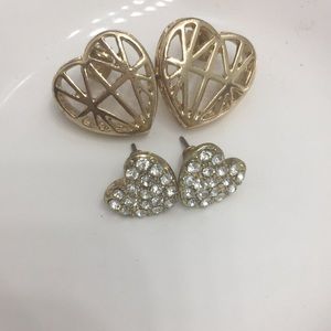 F21 Heart shaped studs ❤️❤️